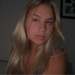 Meet your Posher, Carleigh